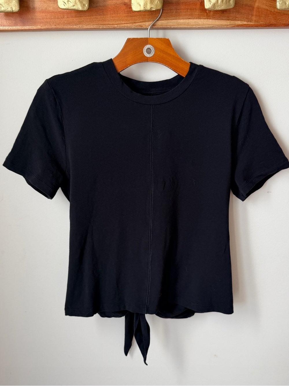 🟢 Bundle 5 for $25 🟢 Roots Black Crop Tee - Tie in Back
